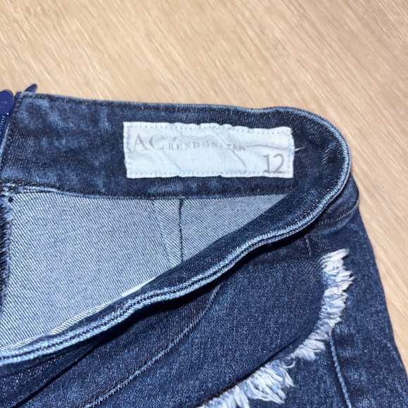 stretchy jean skirt with shorts, barely worn, AC rendon jean, size 12 - Picture 3 of 3